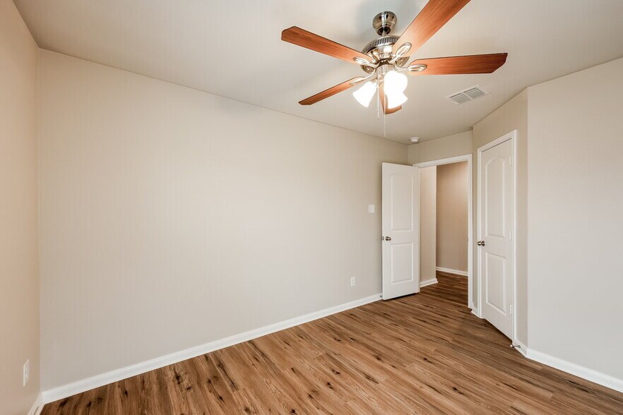 Building Photo - 11703 Viney Pass