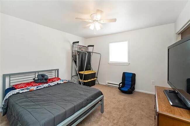 Building Photo - 723 Lehigh St