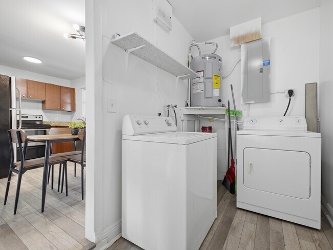 Building Photo - 4862 Andros Dr