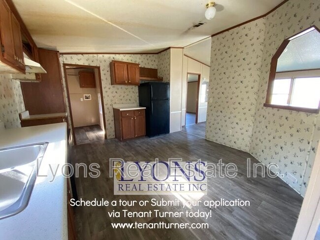 Building Photo - 600 Crestview Dr