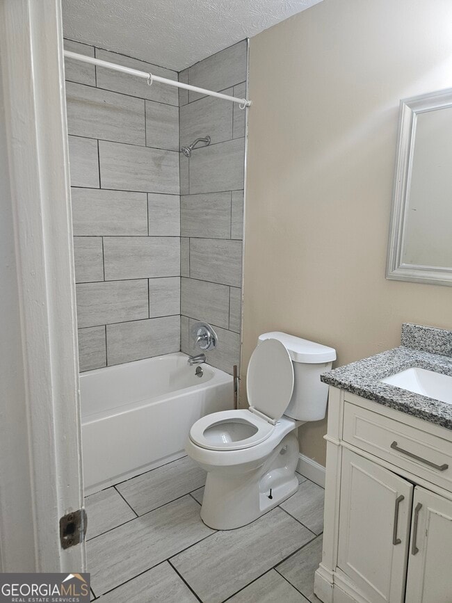 Building Photo - 3195 Highpoint Ct