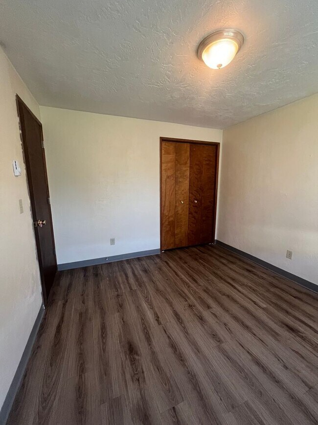 Building Photo - 3-Bedroom 2-Bathroom Single family home in...