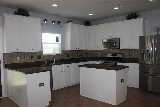 Building Photo - 4522 Noble Ct