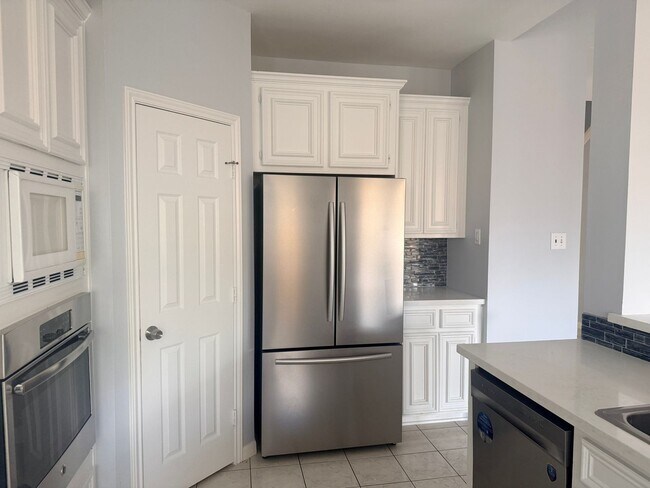 Building Photo - 4 Bedroom, 3 Car Garage Single Family Home in League City