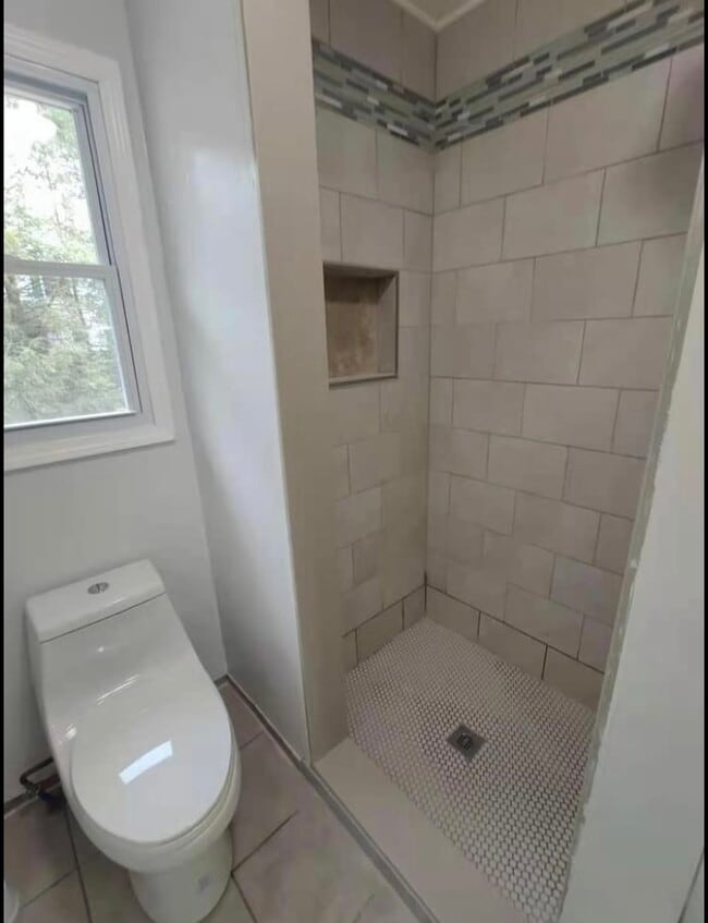 Building Photo - 700 Old Lane Rd