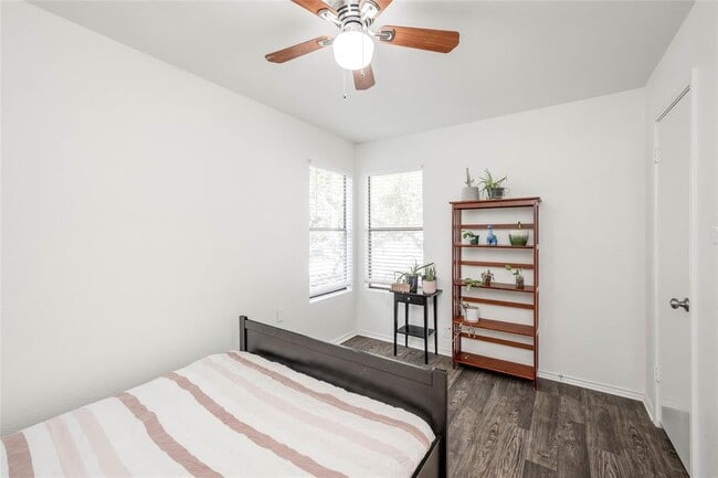 Building Photo - 3503 Larchmont Cove