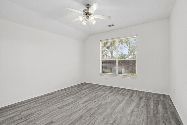 Building Photo - 18314 Manorcliff Ln