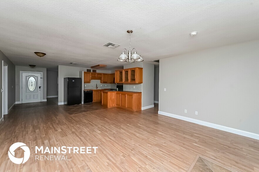 Building Photo - 6416 Chippendale Rd