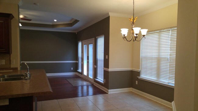 Building Photo - 3719 Castle Pines Ln