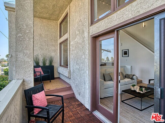 Building Photo - 1133 9th St