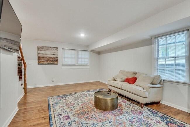 Building Photo - 2663 Rangewood Dr NE
