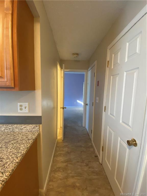 Building Photo - 190 Kings Hwy E