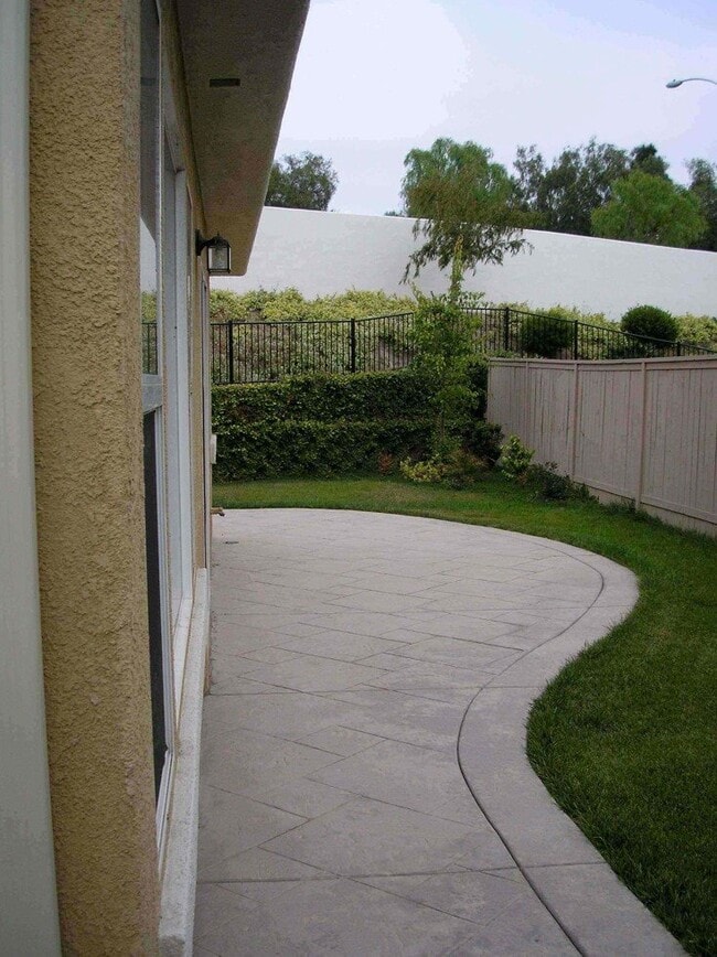 Building Photo - 246 Franciscan Way