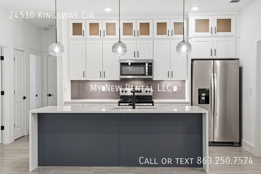 Building Photo - 24510 SW Kingsway Cir