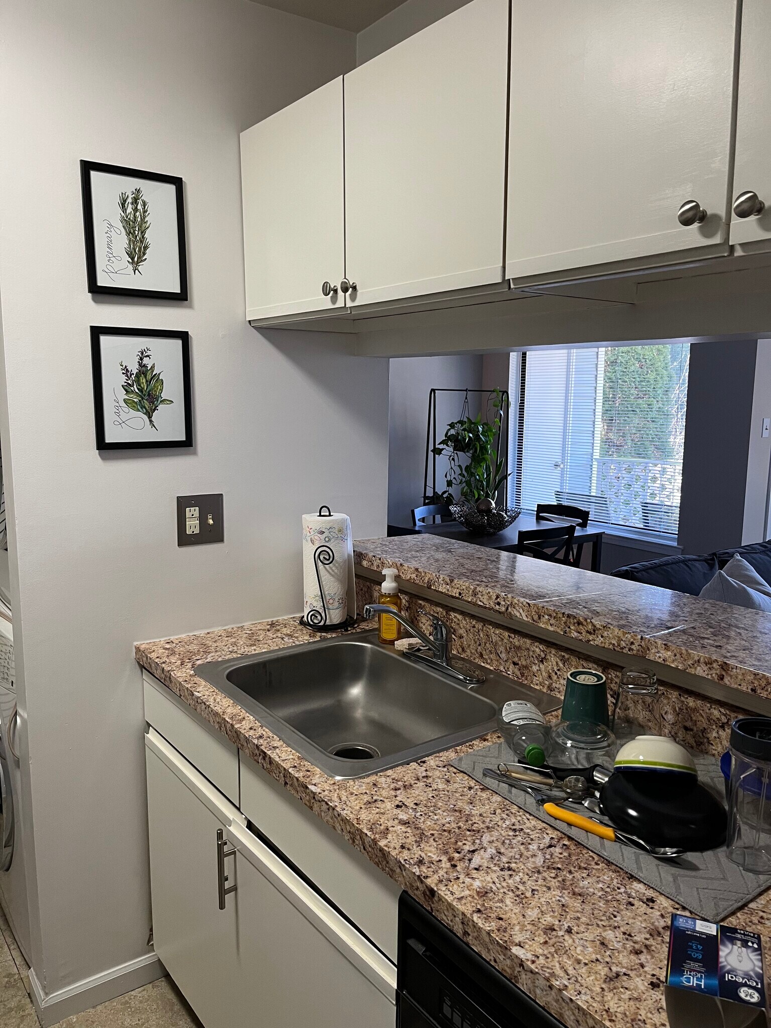 Building Photo - 1604 Diamond Drive