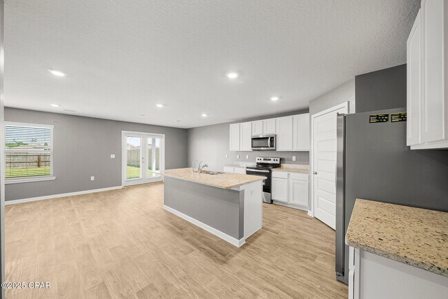 Building Photo - 123 Tiller Dr