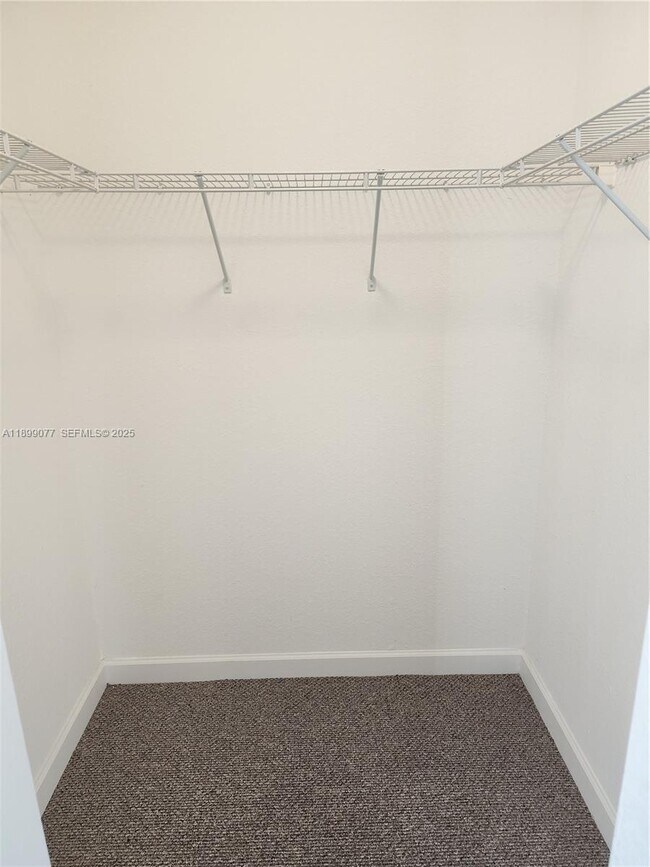 Building Photo - 452 NW 12th Pl