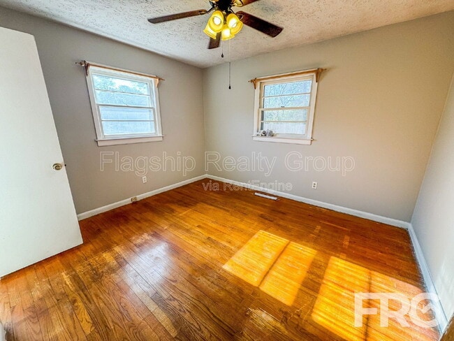 Building Photo - 124 Grant Dr