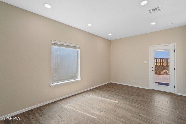 Building Photo - 13661 Holbeck St
