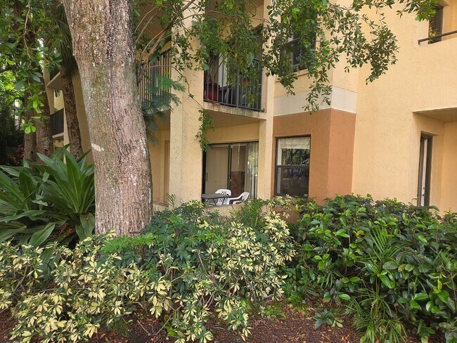 Building Photo - Upgraded 2BR/2BA – Gated Community, Great Amenities!