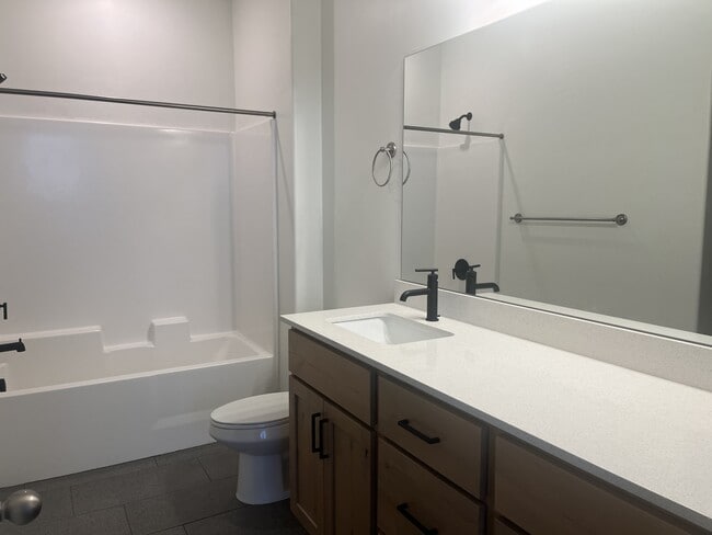 Building Photo - 862 W 480 S