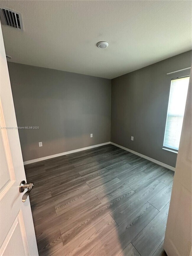 Building Photo - 7003 Burma Cir