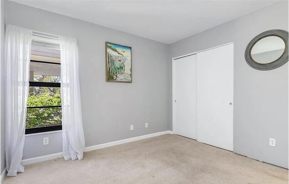 Building Photo - 5625 Trailwinds Dr