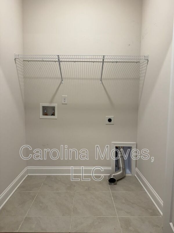 Building Photo - 555 Yellow Fox Rd