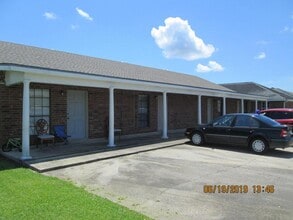 Building Photo - 209 Gloria St