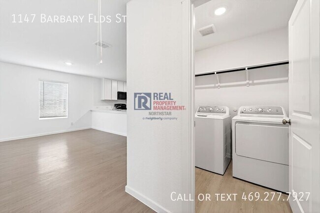 Building Photo - 1147 Barbary Flds St
