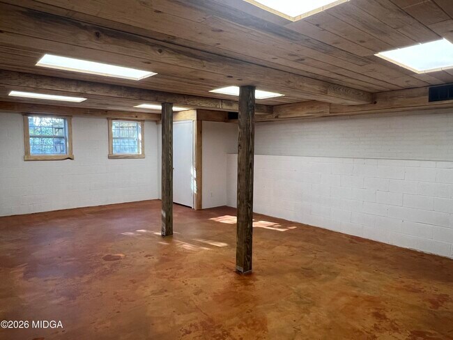 Building Photo - 1943 Northbrook Ave