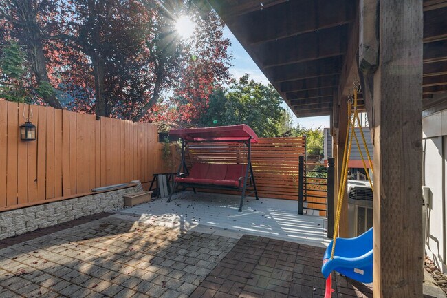 Building Photo - 4224 Francis Ave N