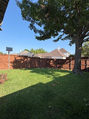Building Photo - 2440 Ravenhurst Dr