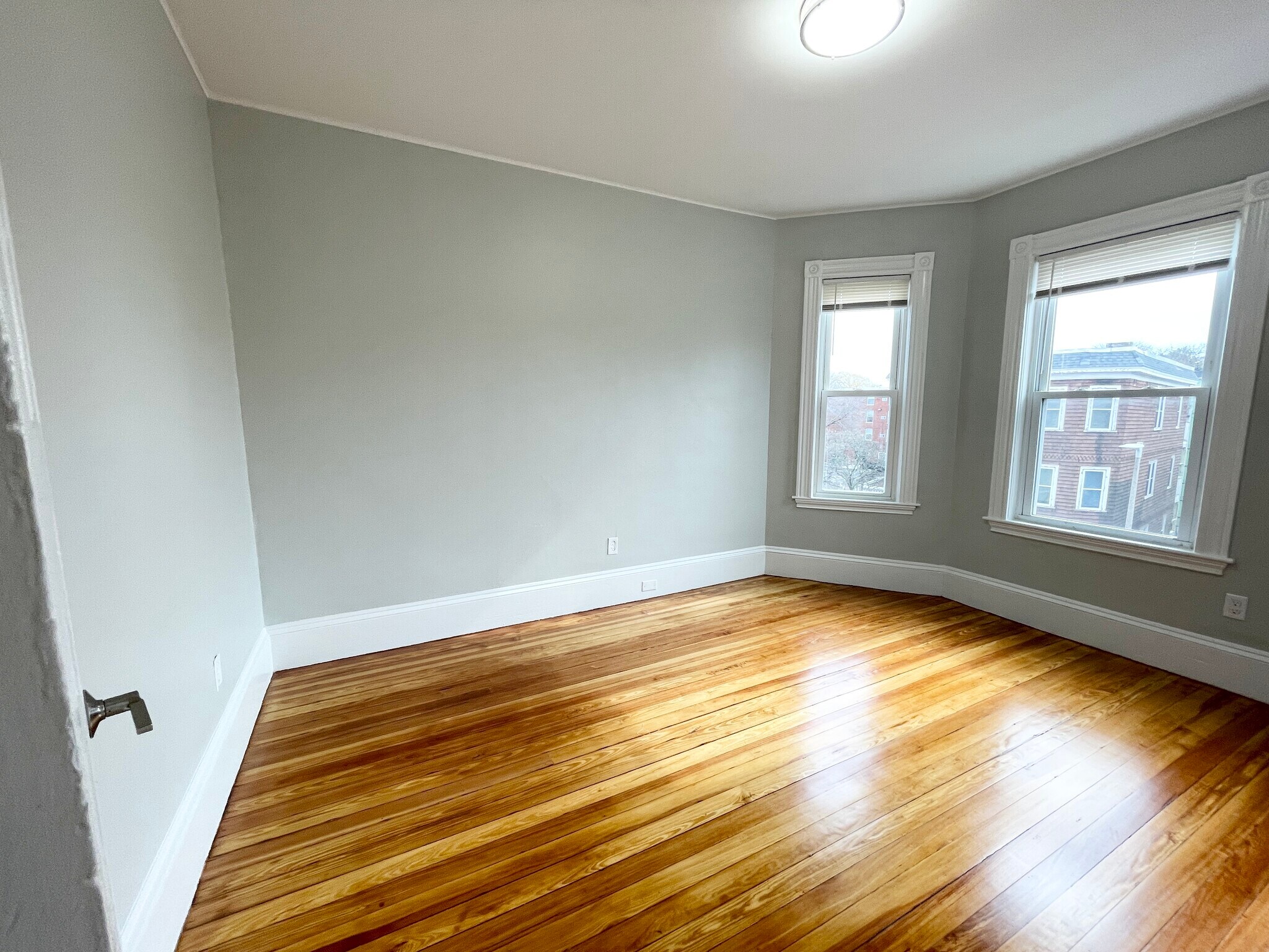 Building Photo - 159 Boston St