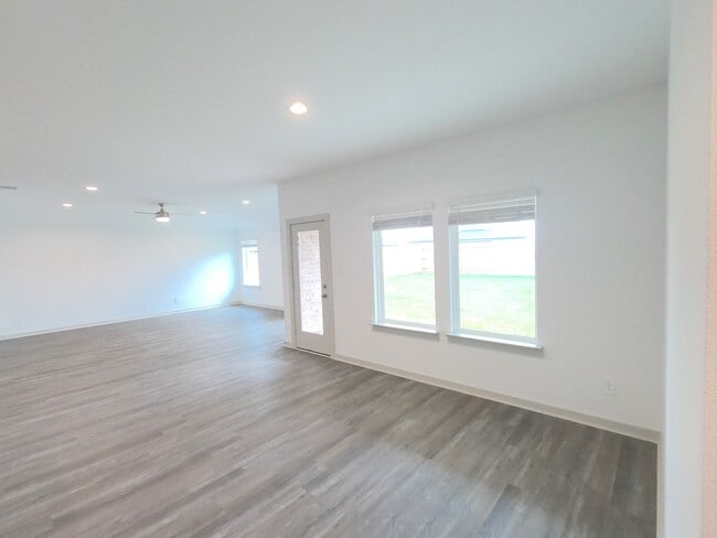 Building Photo - 1119 Hyde Lk Ln
