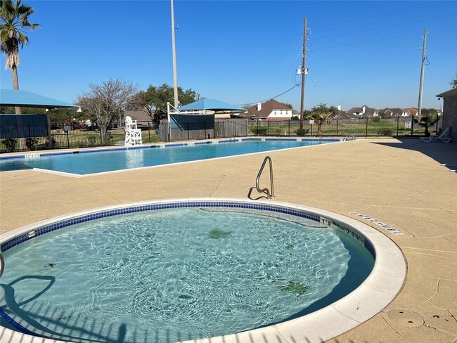 Building Photo - 9004 Sunrise Trail