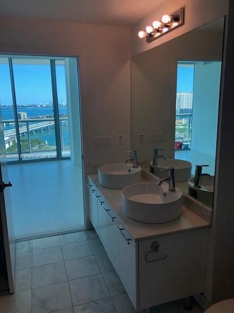 Building Photo - 888 Biscayne Blvd