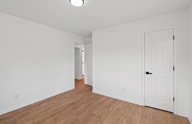 Building Photo - Well maintained 3 bedroom home!