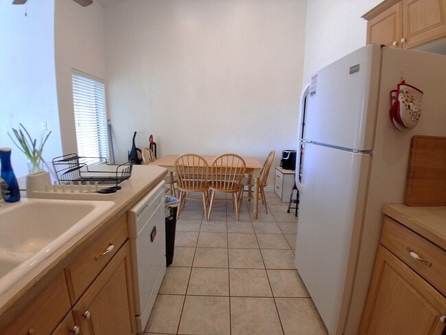 Building Photo - 1547 N 550 W