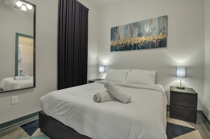 Building Photo - 36 E Utica St