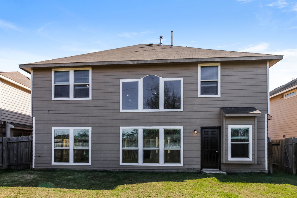 Building Photo - 8343 Broadleaf Ave