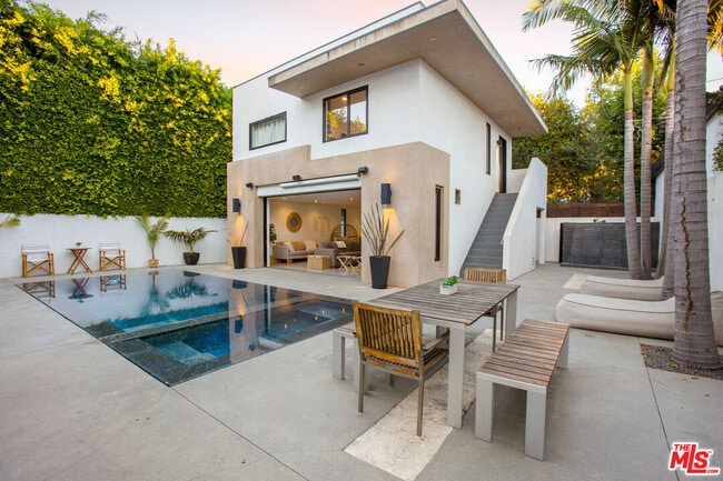 Building Photo - 454 N Sweetzer Ave