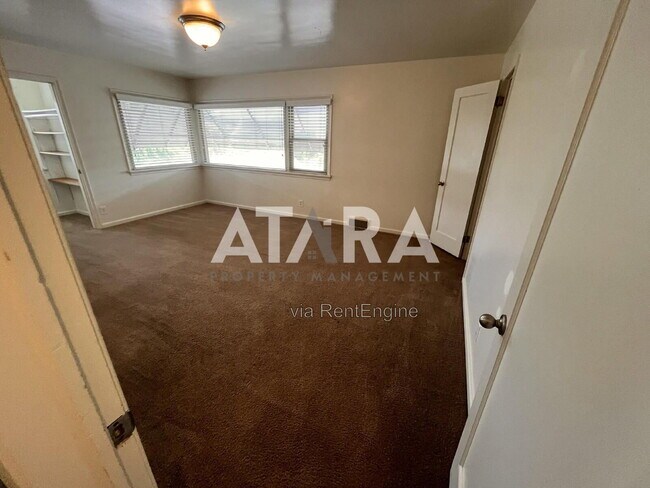 Building Photo - 1335 Thornton Ave