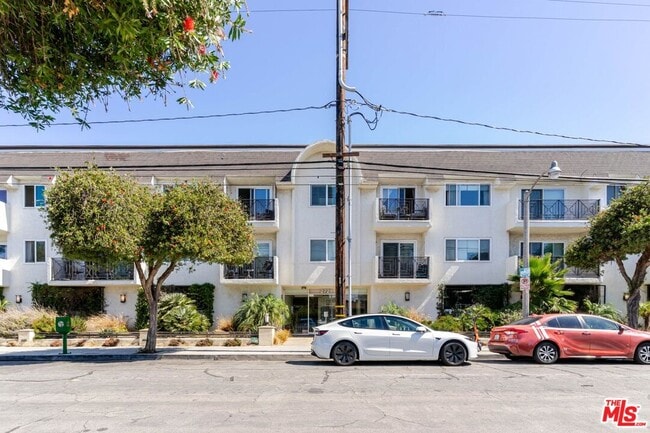 Building Photo - 2721 2nd St
