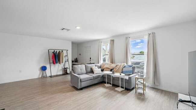 Building Photo - 13423 Pavin Ter
