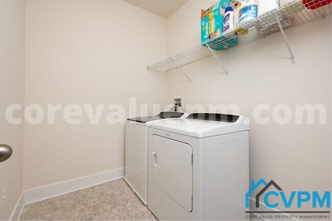 Building Photo - 2542 Buckthorn Dr