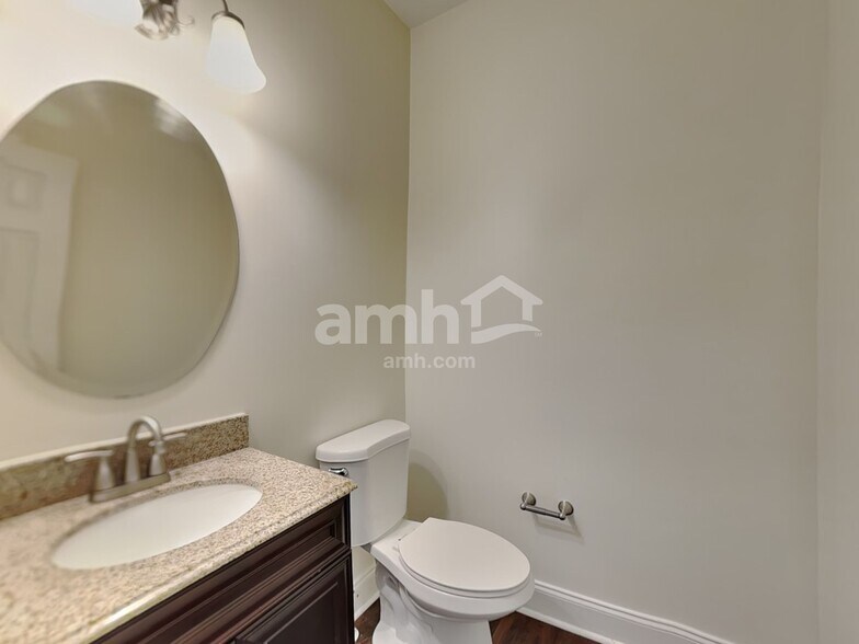 Building Photo - 718 Barrocliff Rd