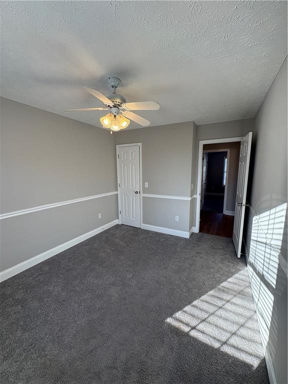 Building Photo - 933 Kendall Park Dr