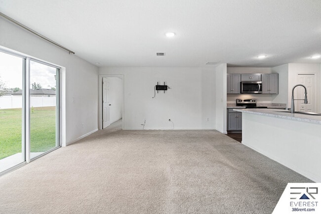Building Photo - 23 Rocking Horse Dr