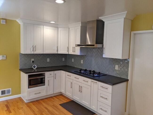 Building Photo - EMERALD HILLS - Premium updates thoughout including park like back yard